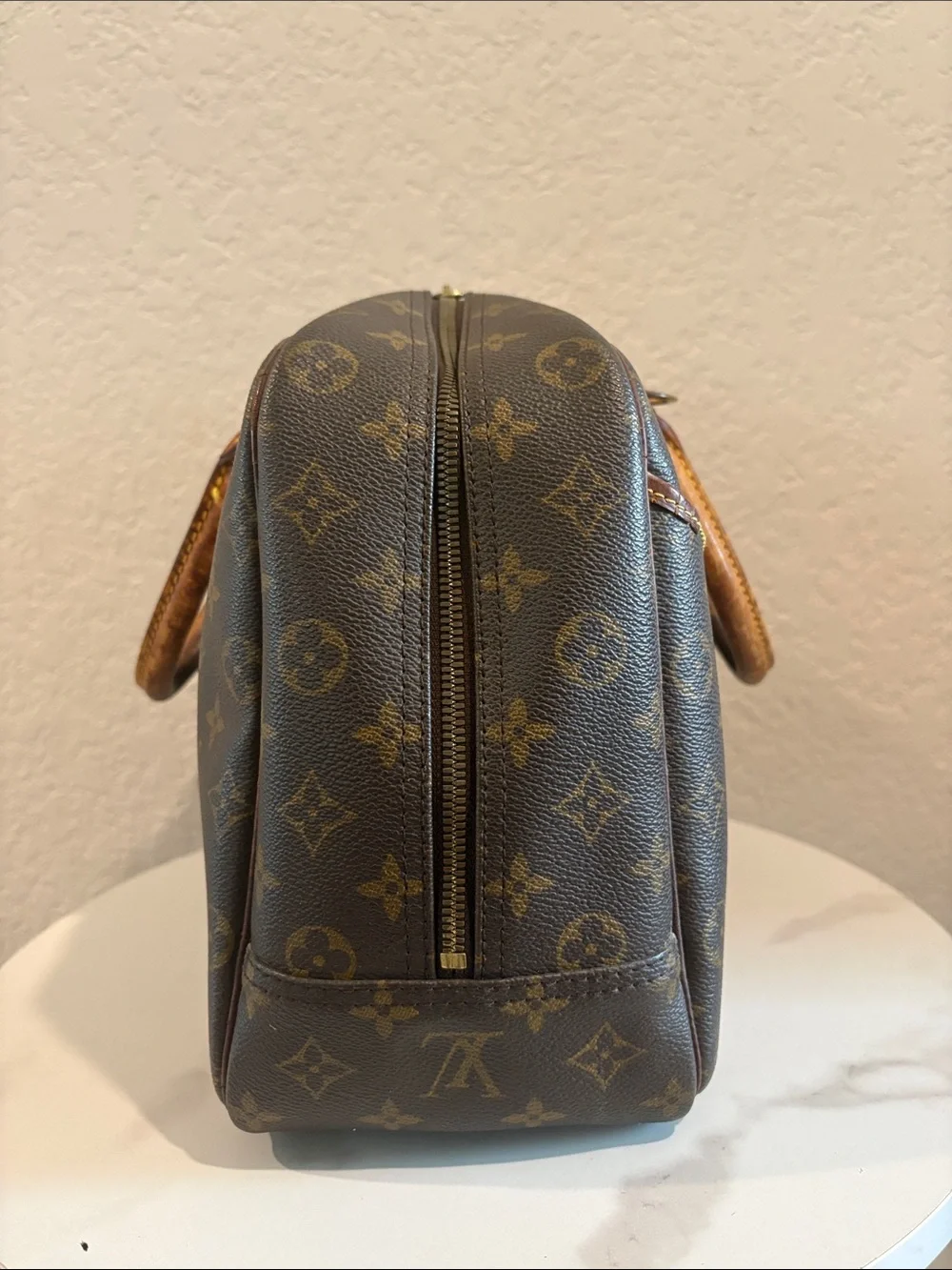 Sold LOUIS VUITTON VI0948 Monogram Deauville Handbag - Picture 5 of 16